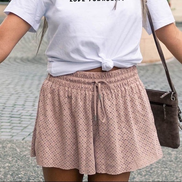 Pants - 🛍Faux Suade Pink Shorts